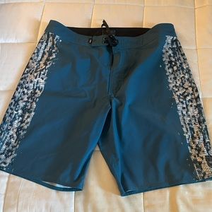 Board shorts size 33-Vans